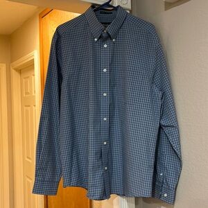 Eddie Bauer, Wrinkle Resistant Men’s 100% cotton, long sleeve dress shirt GW